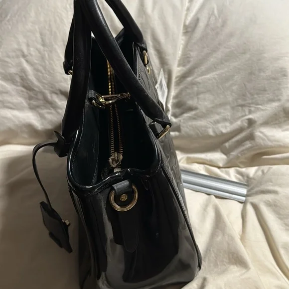 Brand New Shiny Black Coach Purse - Picture 2 of 13